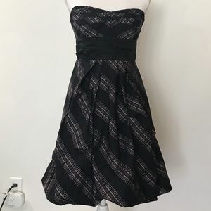 EUC- BCBGMAXAZRIA Strapless Dress